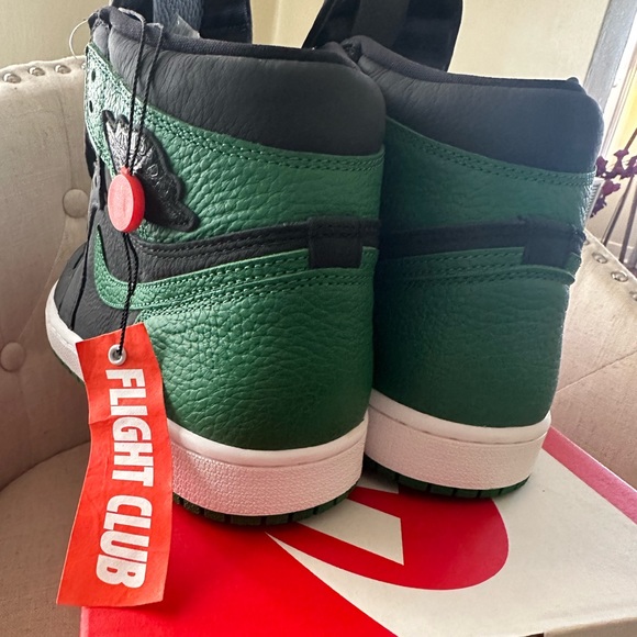 air jordan 1 pine green flight club